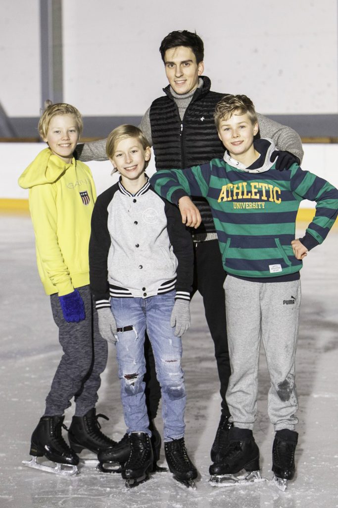 Pojat pystykuva